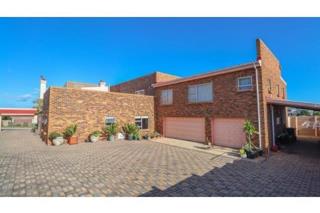 5 Bedroom Property for Sale in Stilbaai Wes Western Cape